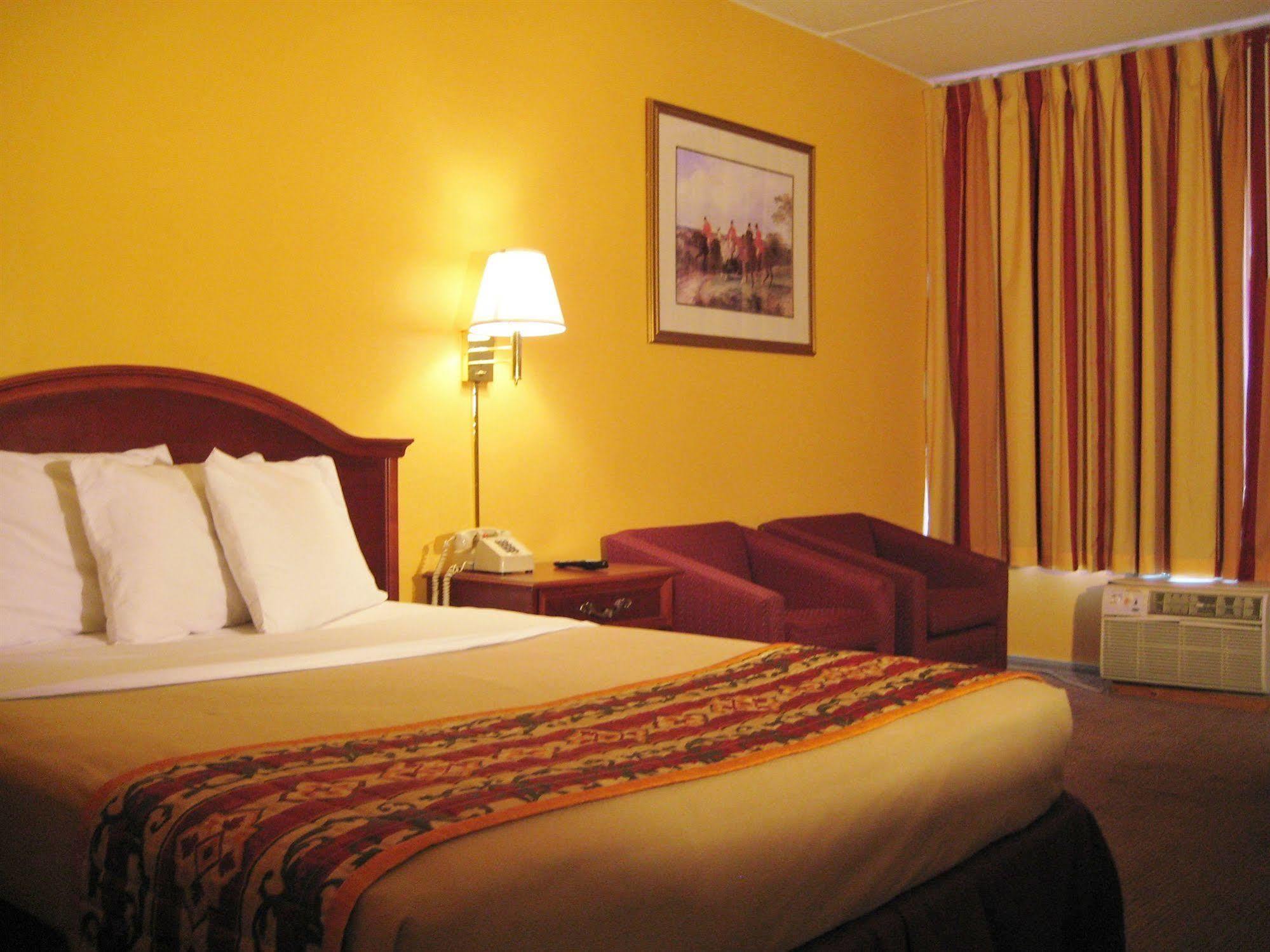 Charlotte Express Inn 외부 사진