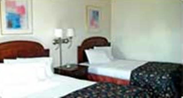 Charlotte Express Inn 외부 사진