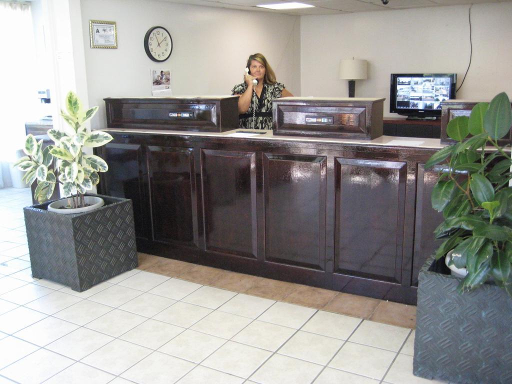 Charlotte Express Inn 외부 사진